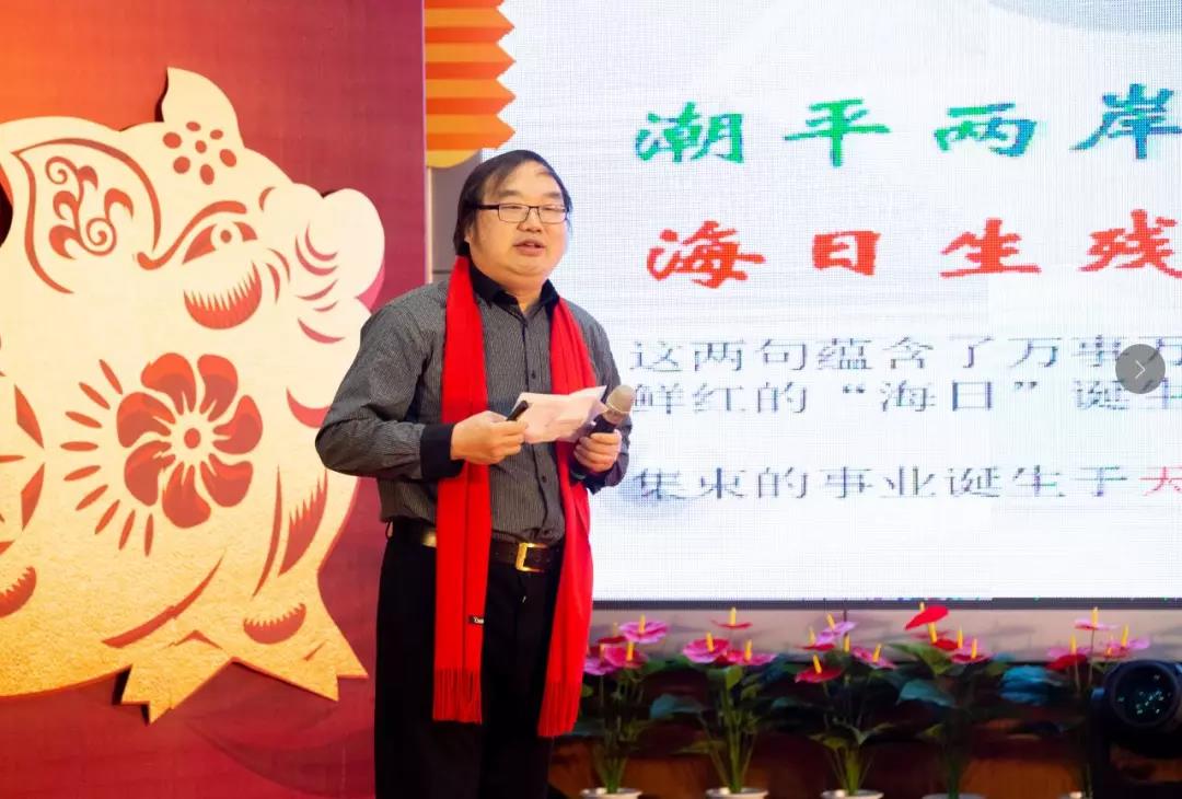 中國建筑金屬結(jié)構(gòu)協(xié)會專家委員會副主任、中國建筑設(shè)計集團(tuán)教授張躍峰 